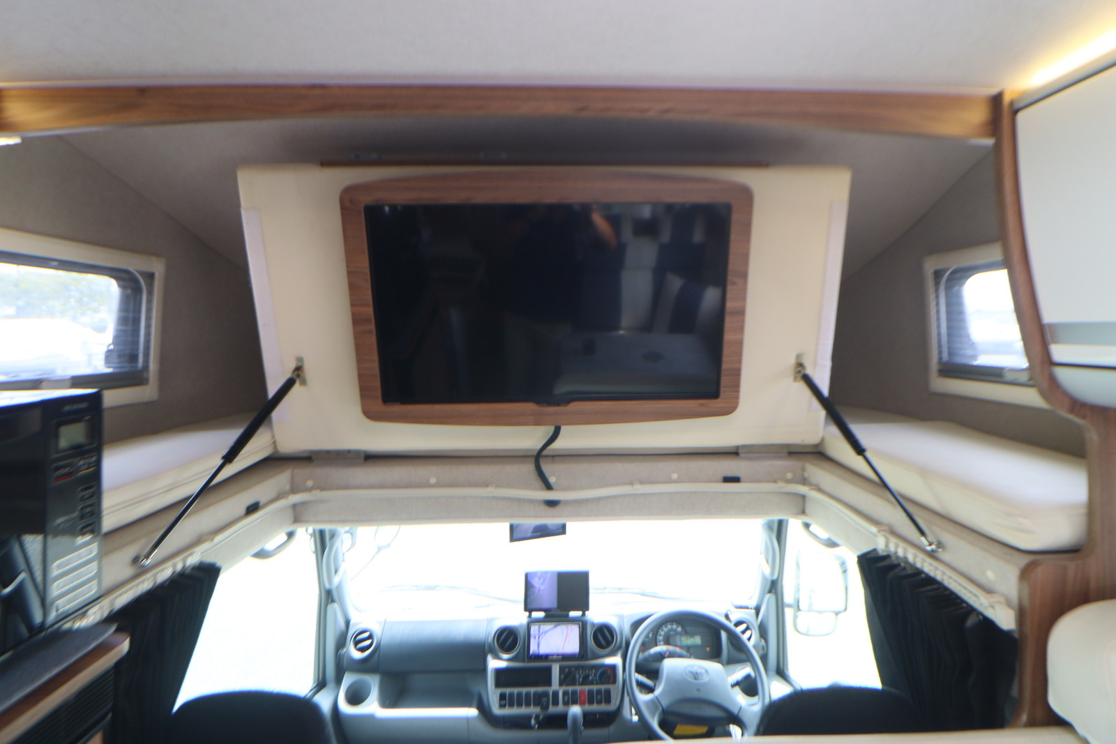 キャンピングカーキャブコン