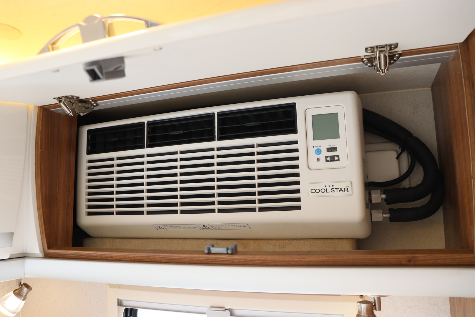 キャンピングカーキャブコン