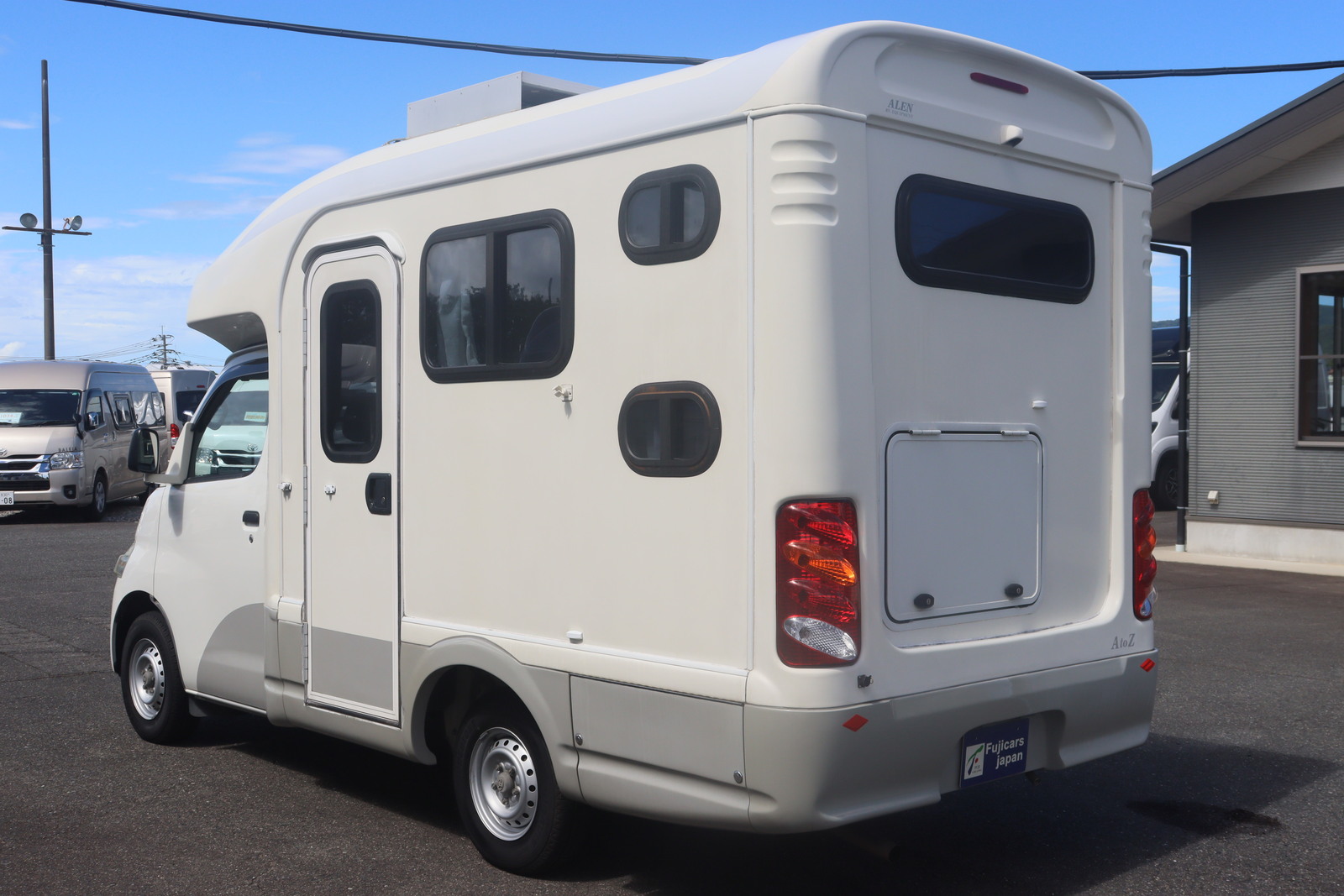 キャンピングカーキャブコン