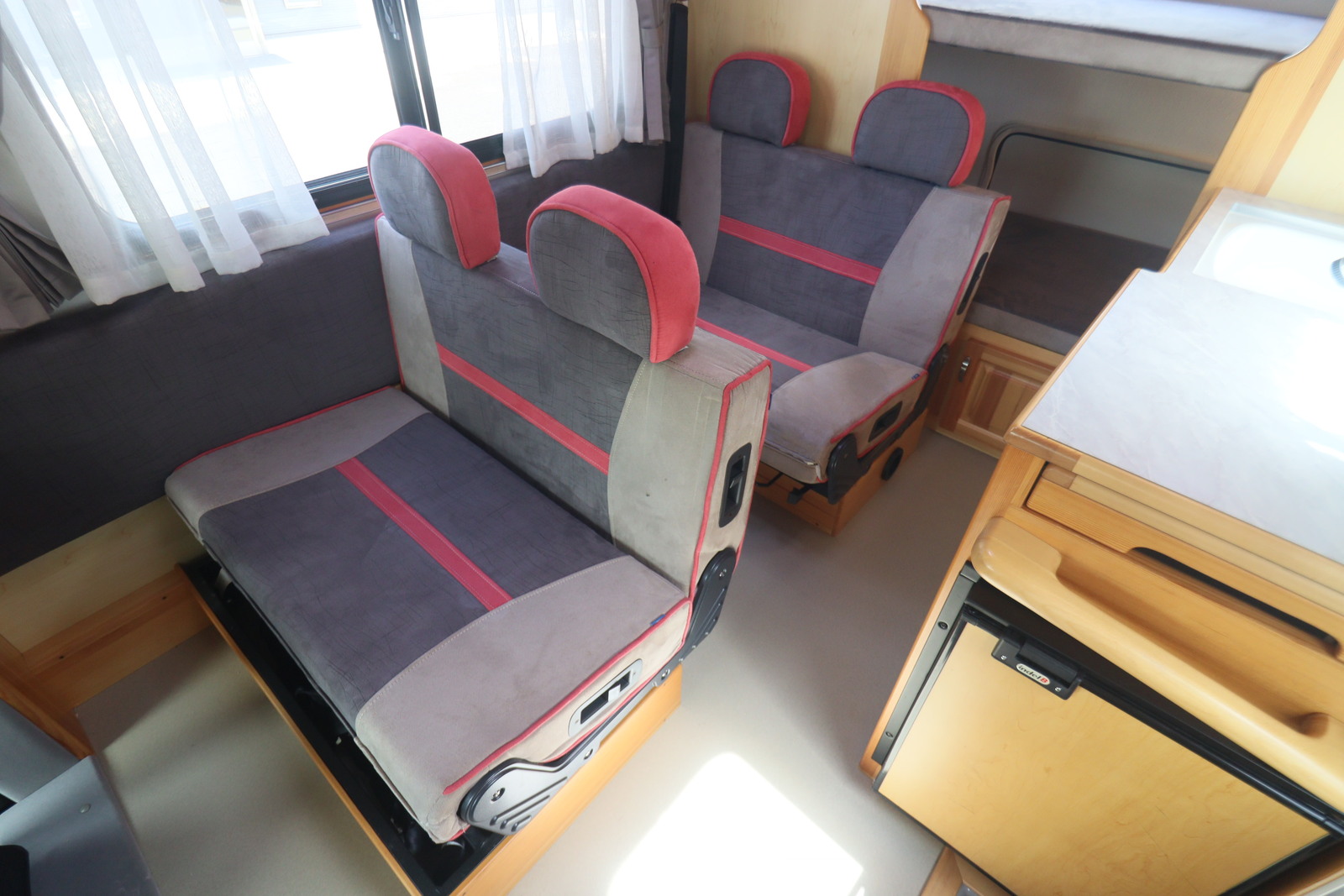 キャンピングカーキャブコン