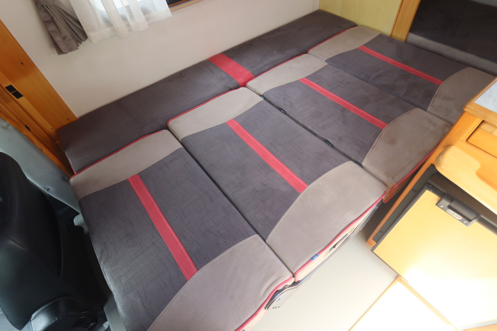 キャンピングカーキャブコン