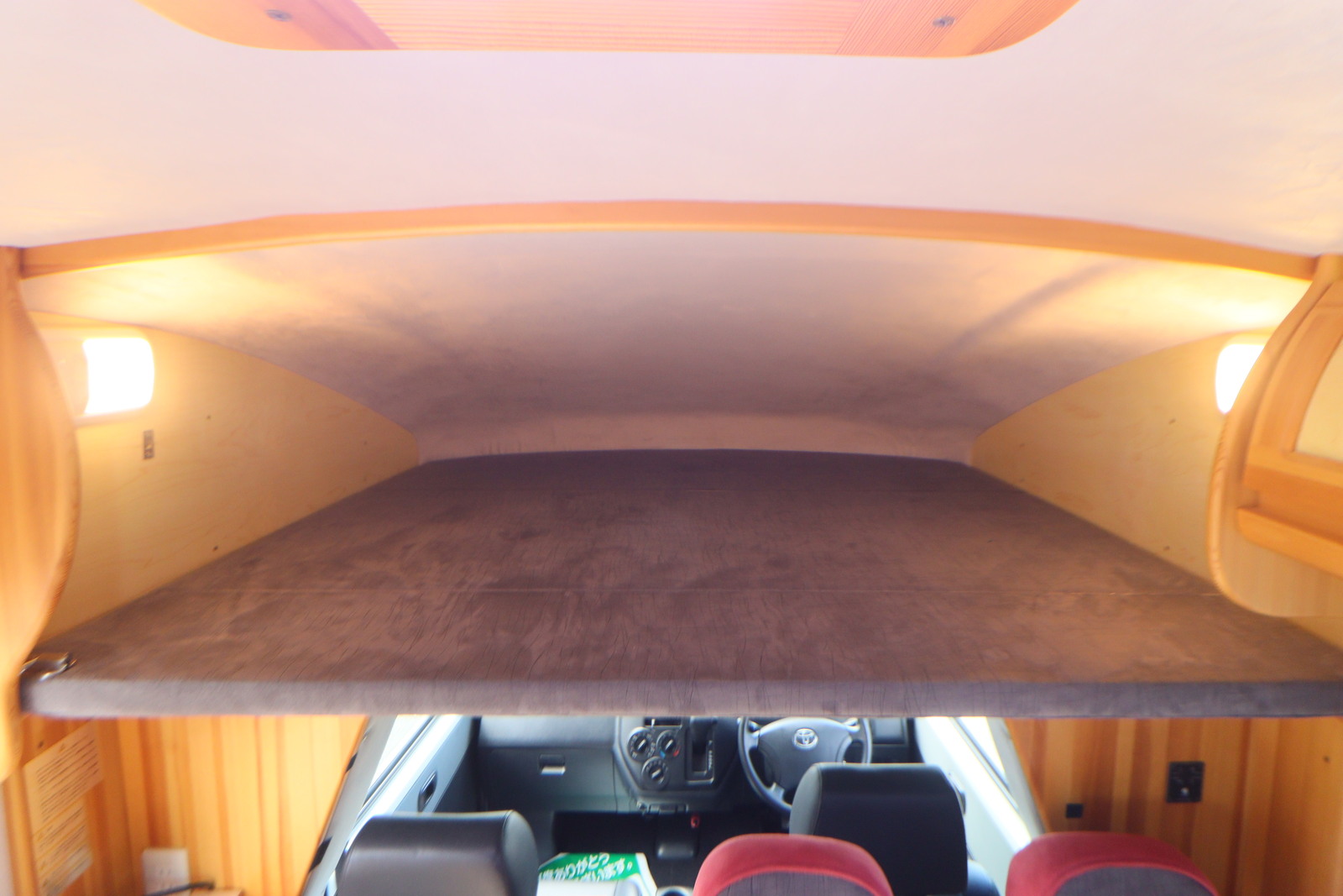 キャンピングカーキャブコン