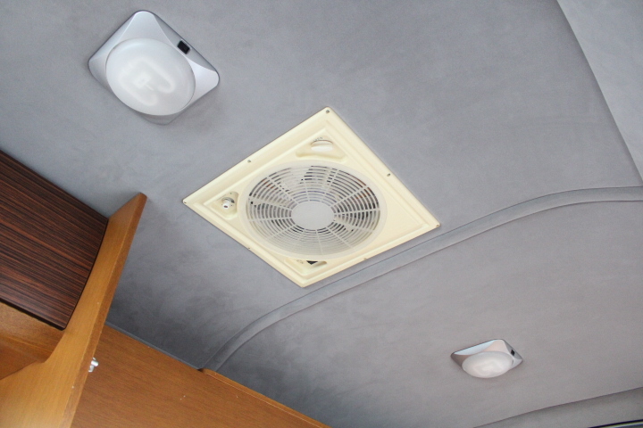 キャンピングカーバンコン