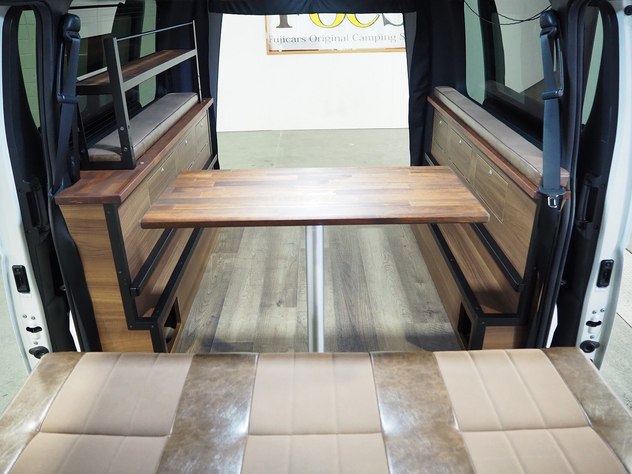 キャンピングカーバンコン