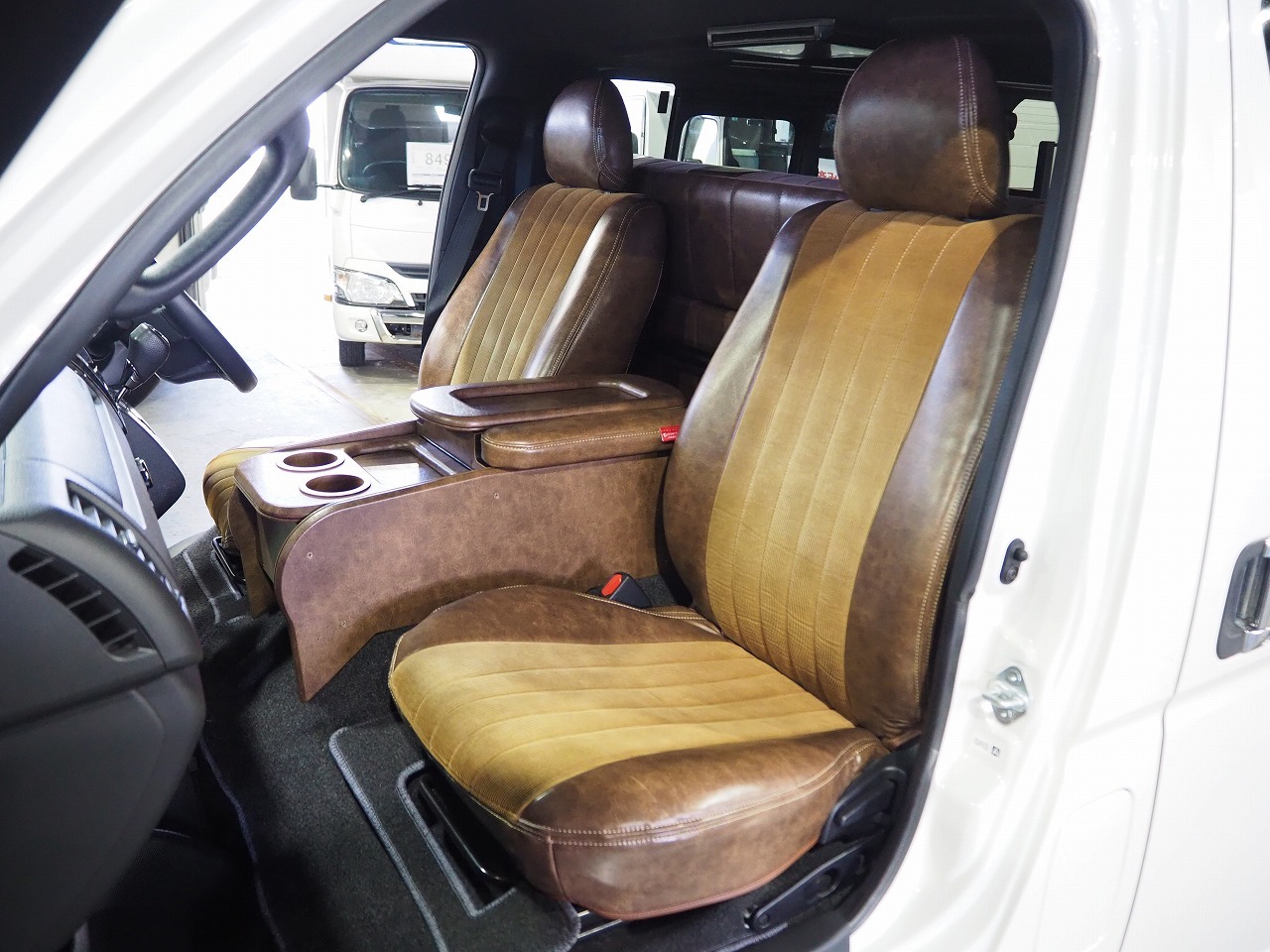 キャンピングカーバンコン