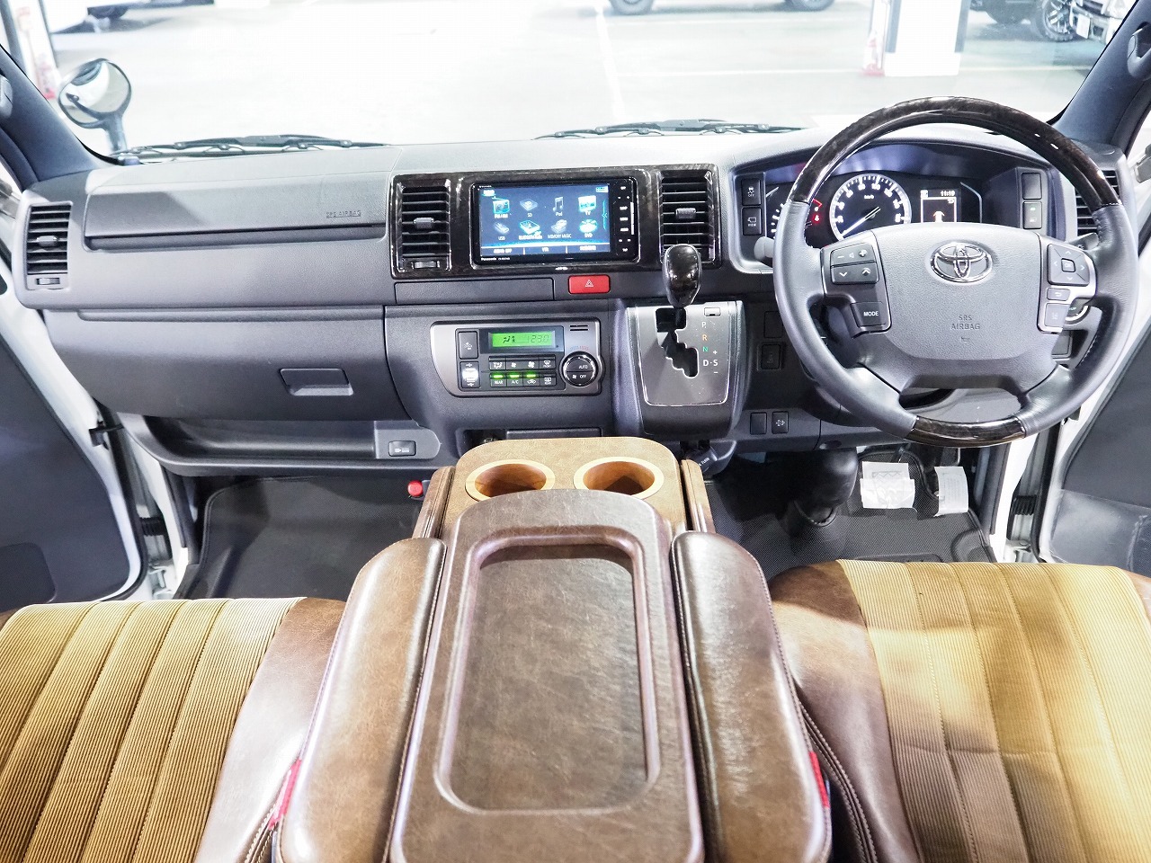 キャンピングカーバンコン