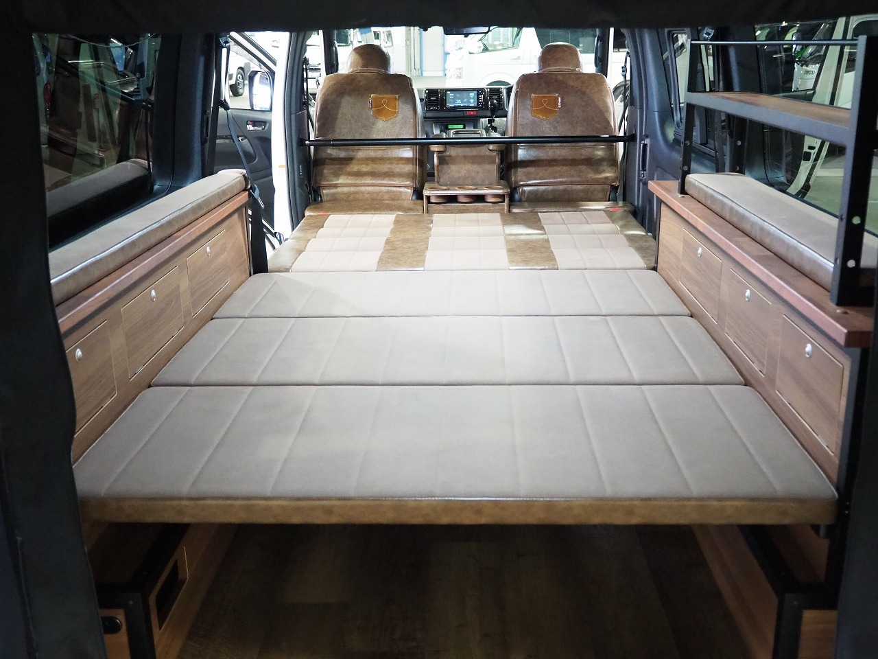 キャンピングカーバンコン