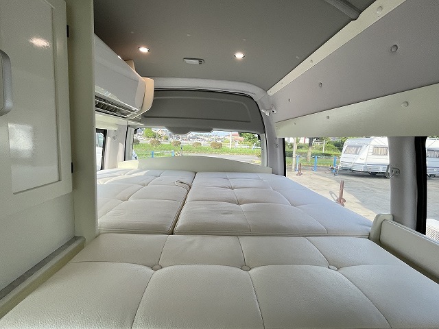 キャンピングカーバンコン