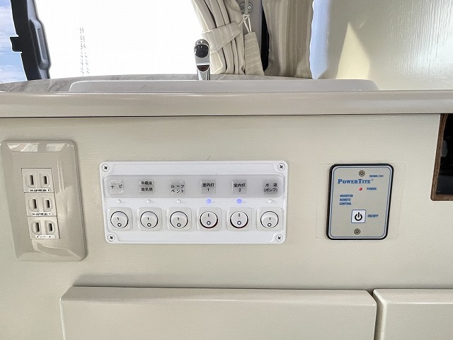 キャンピングカーバンコン