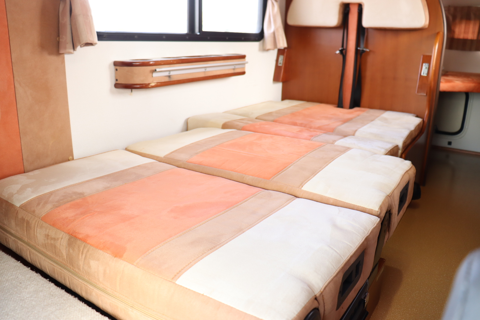 キャンピングカーキャブコン