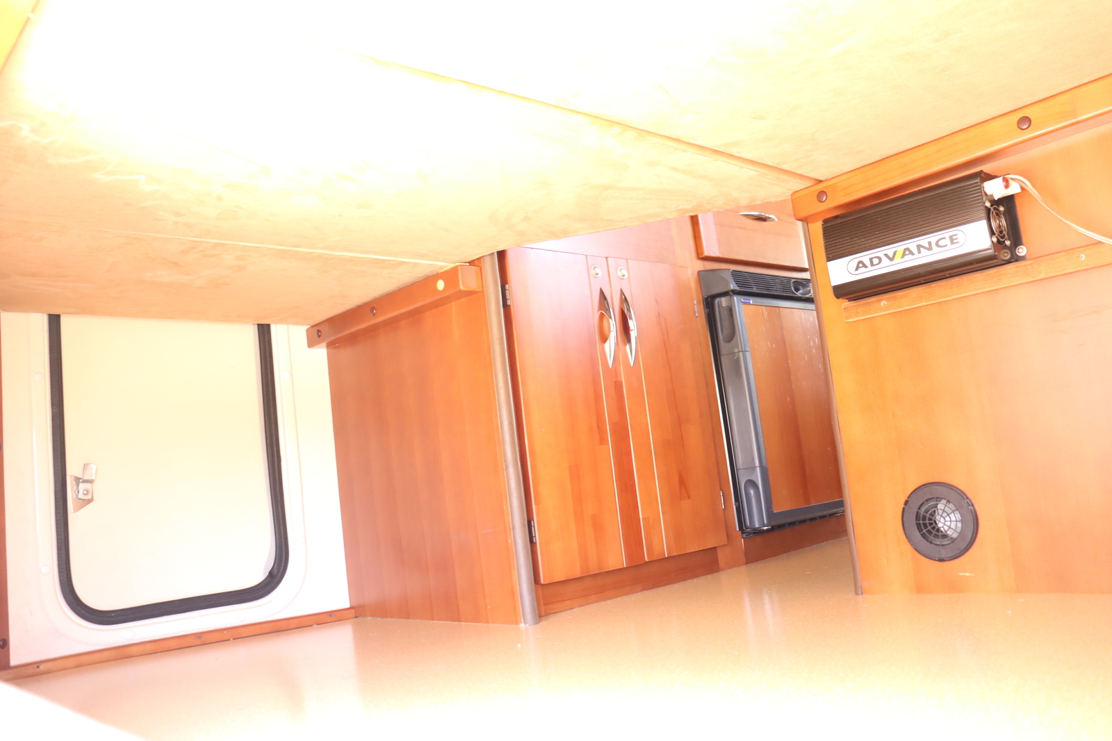 キャンピングカーキャブコン