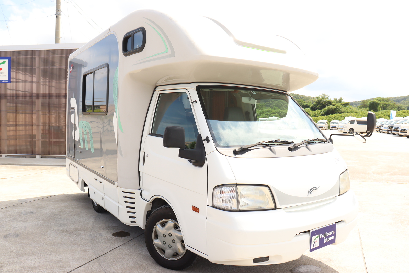 キャンピングカーキャブコン