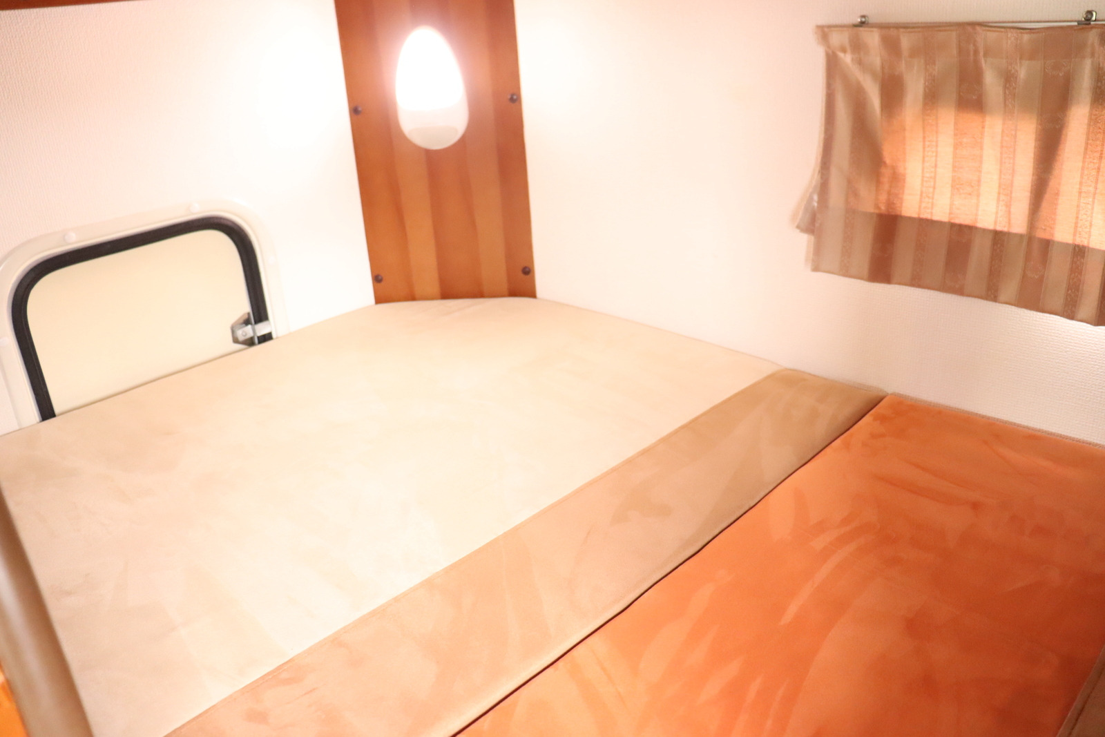 キャンピングカーキャブコン