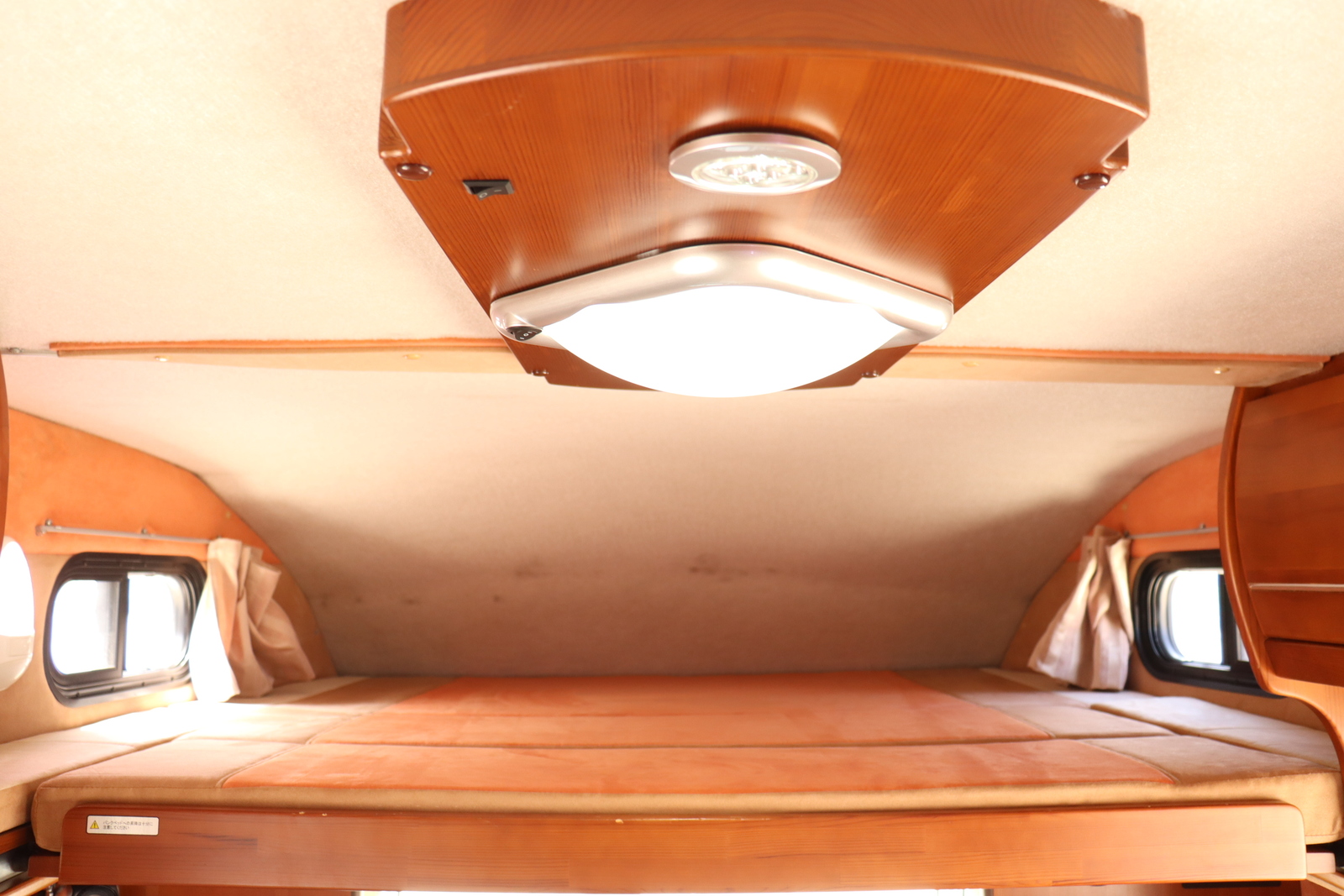 キャンピングカーキャブコン