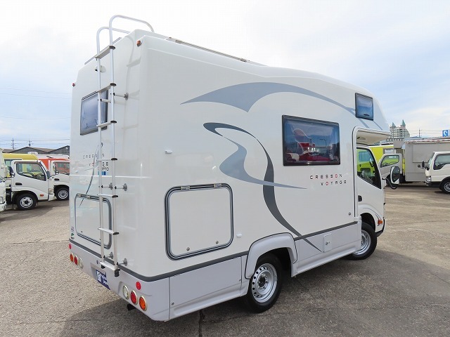 キャンピングカーキャブコン