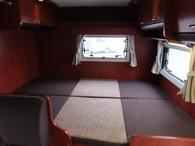 キャンピングカーキャブコン