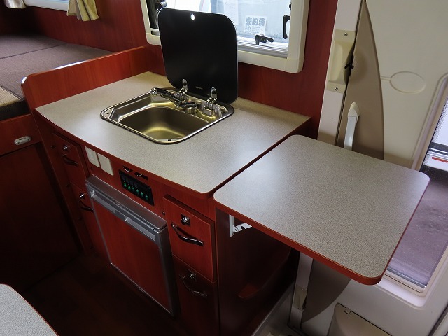 キャンピングカーキャブコン