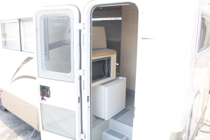 キャンピングカーキャブコン