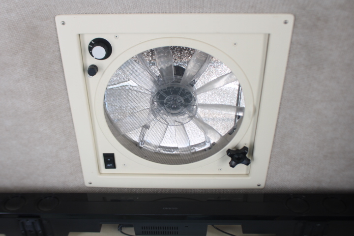 キャンピングカーキャブコン