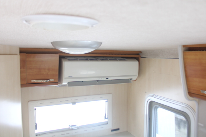 キャンピングカーキャブコン