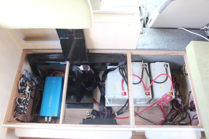 キャンピングカーキャブコン