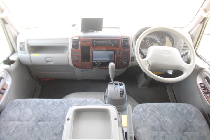 キャンピングカーキャブコン