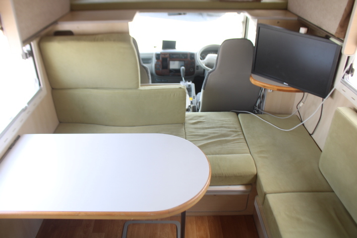 キャンピングカーキャブコン