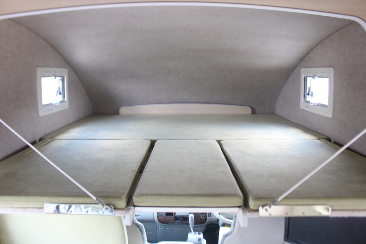 キャンピングカーキャブコン