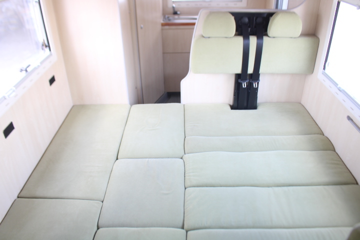 キャンピングカーキャブコン