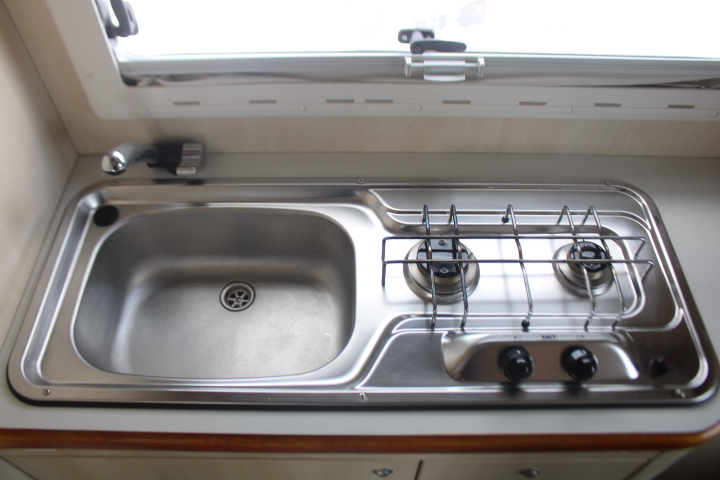 キャンピングカーキャブコン