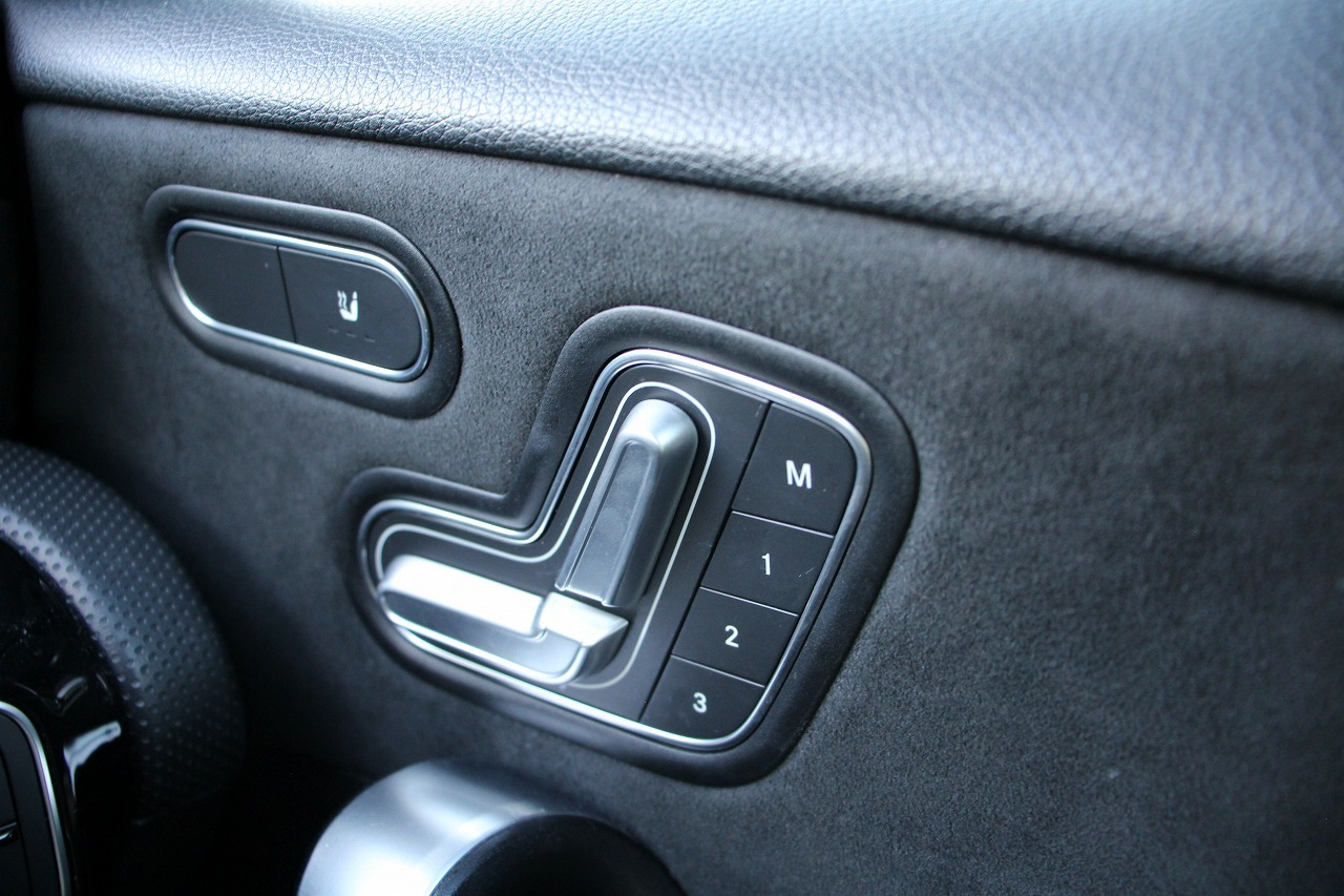 メルセデス・ベンツA180