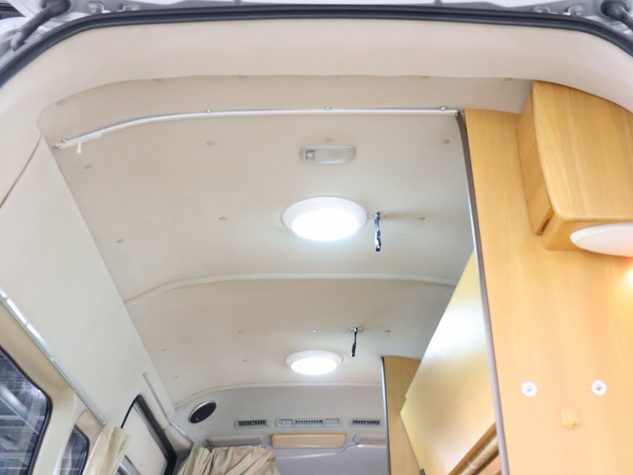 キャンピングカーバンコン