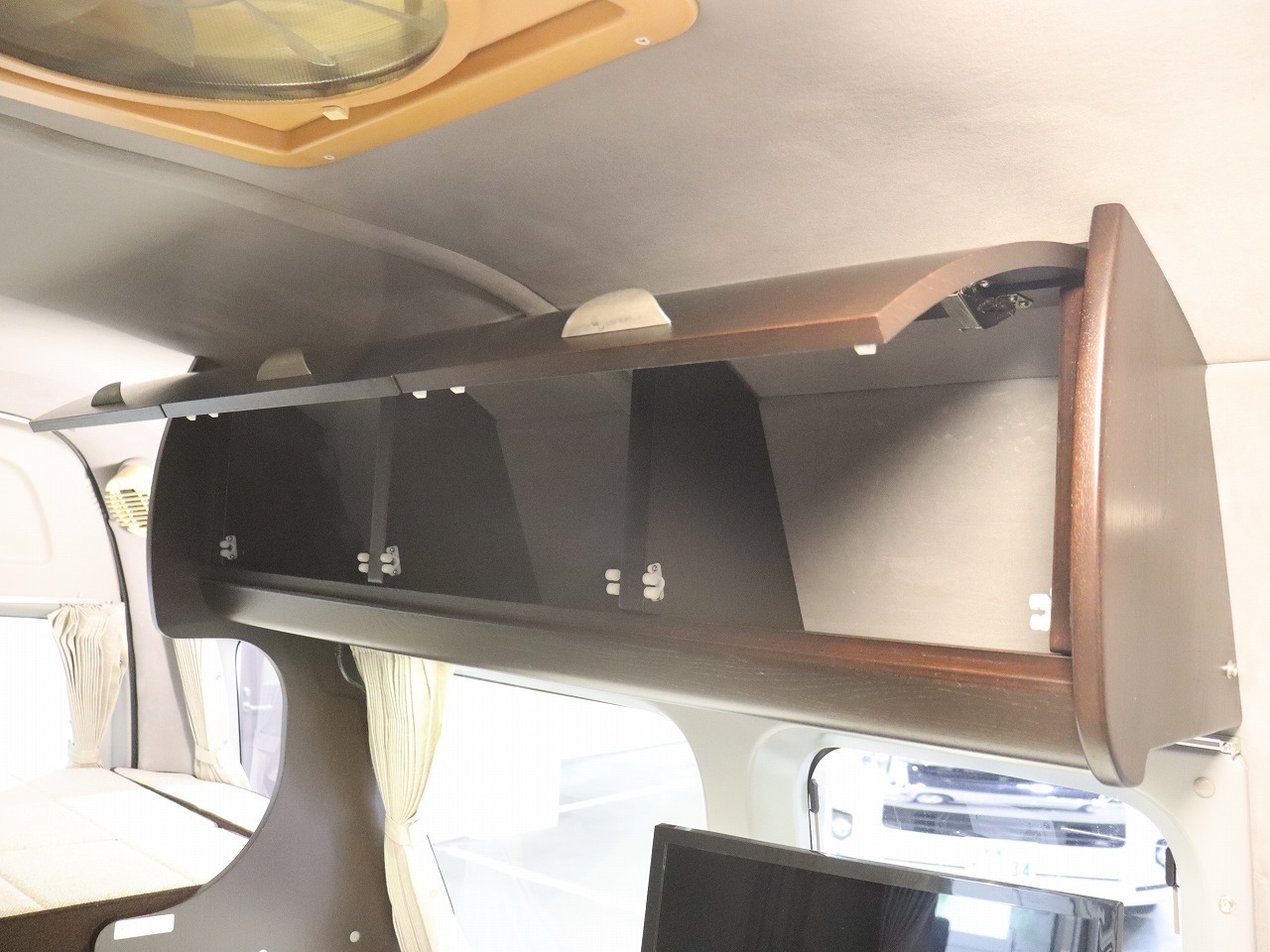 キャンピングカーバンコン