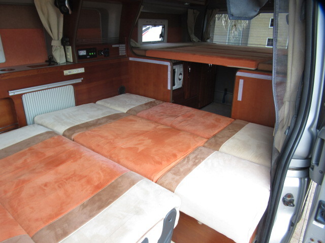 キャンピングカーバンコン