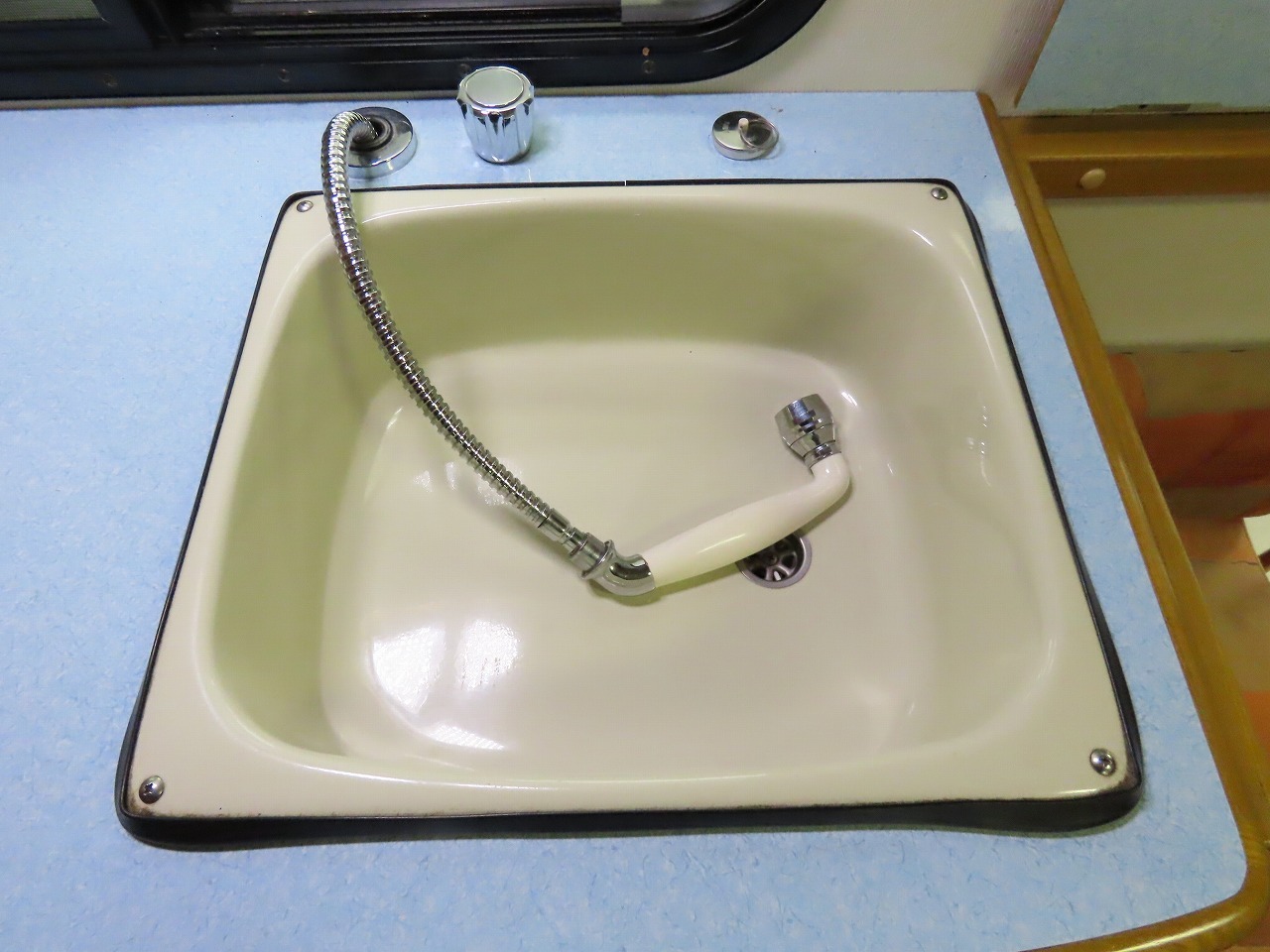 キャンピングカーキャブコン