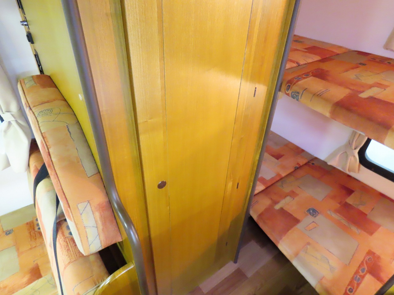 キャンピングカーキャブコン