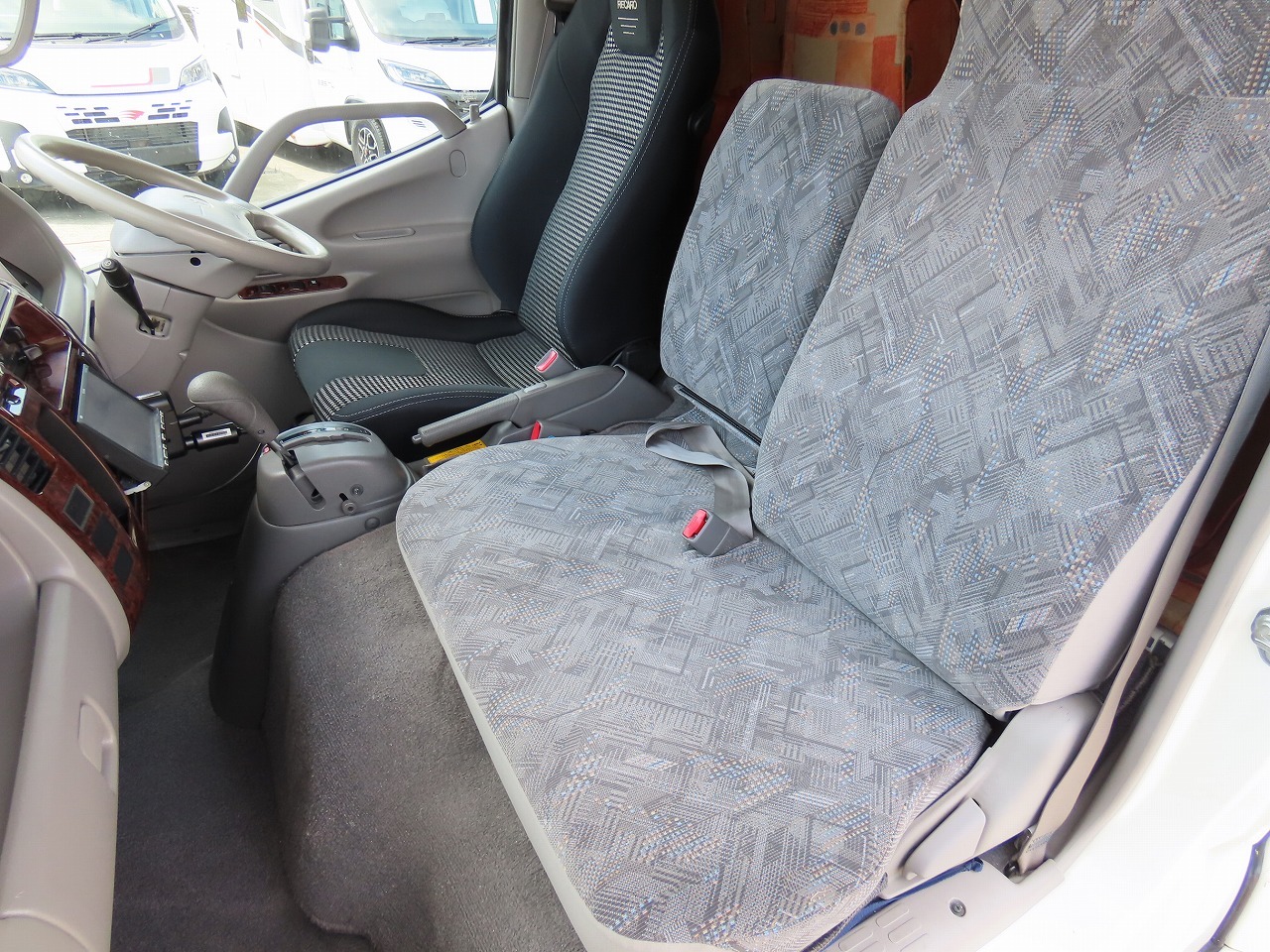 キャンピングカーキャブコン