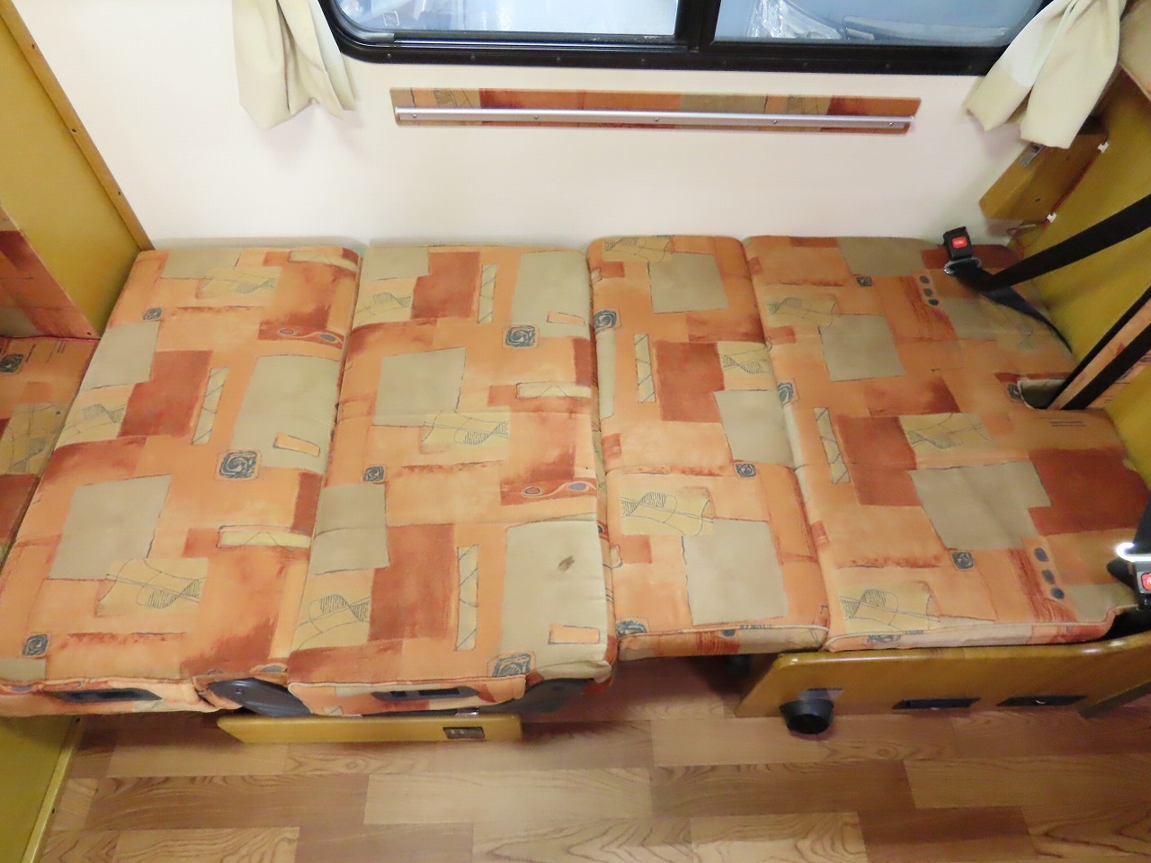 キャンピングカーキャブコン