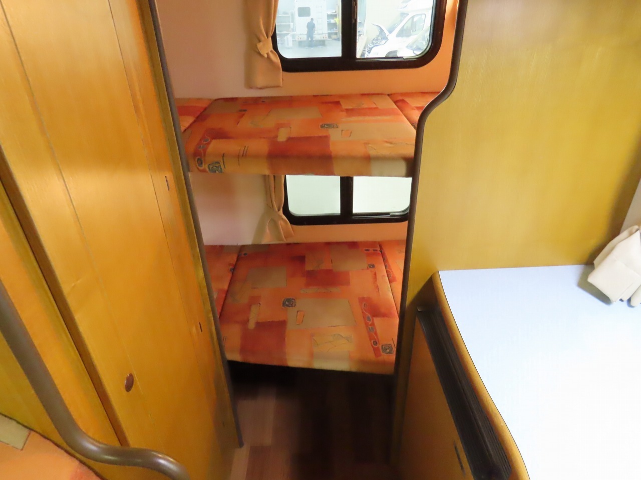 キャンピングカーキャブコン