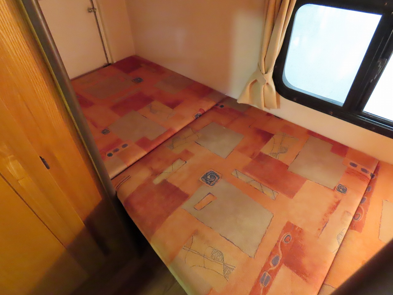 キャンピングカーキャブコン