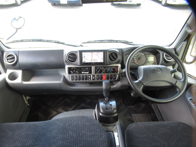 キャンピングカーキャブコン