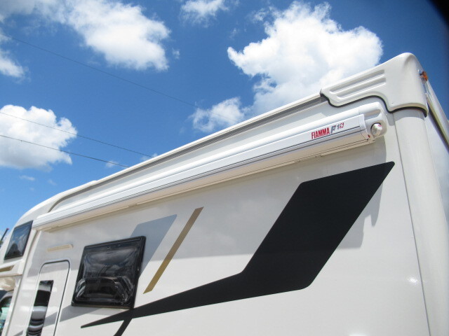 キャンピングカーキャブコン