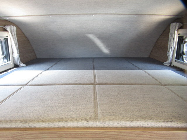 キャンピングカーキャブコン