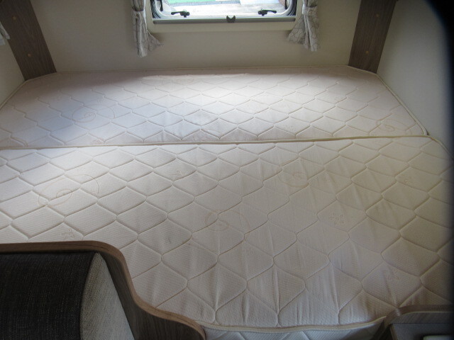 キャンピングカーキャブコン