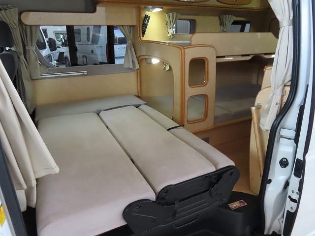 キャンピングカーバンコン