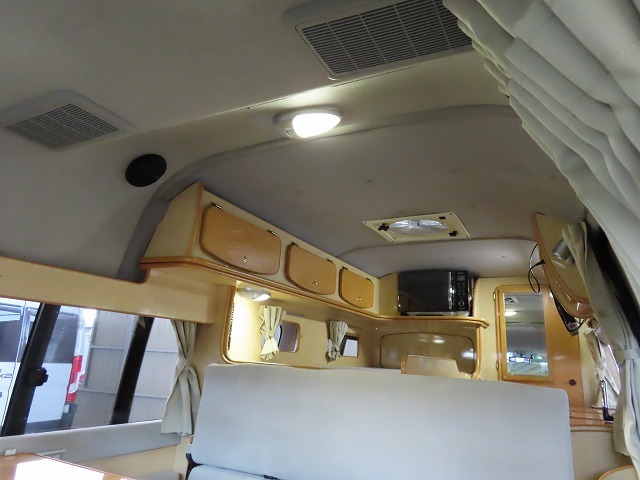 キャンピングカーバンコン