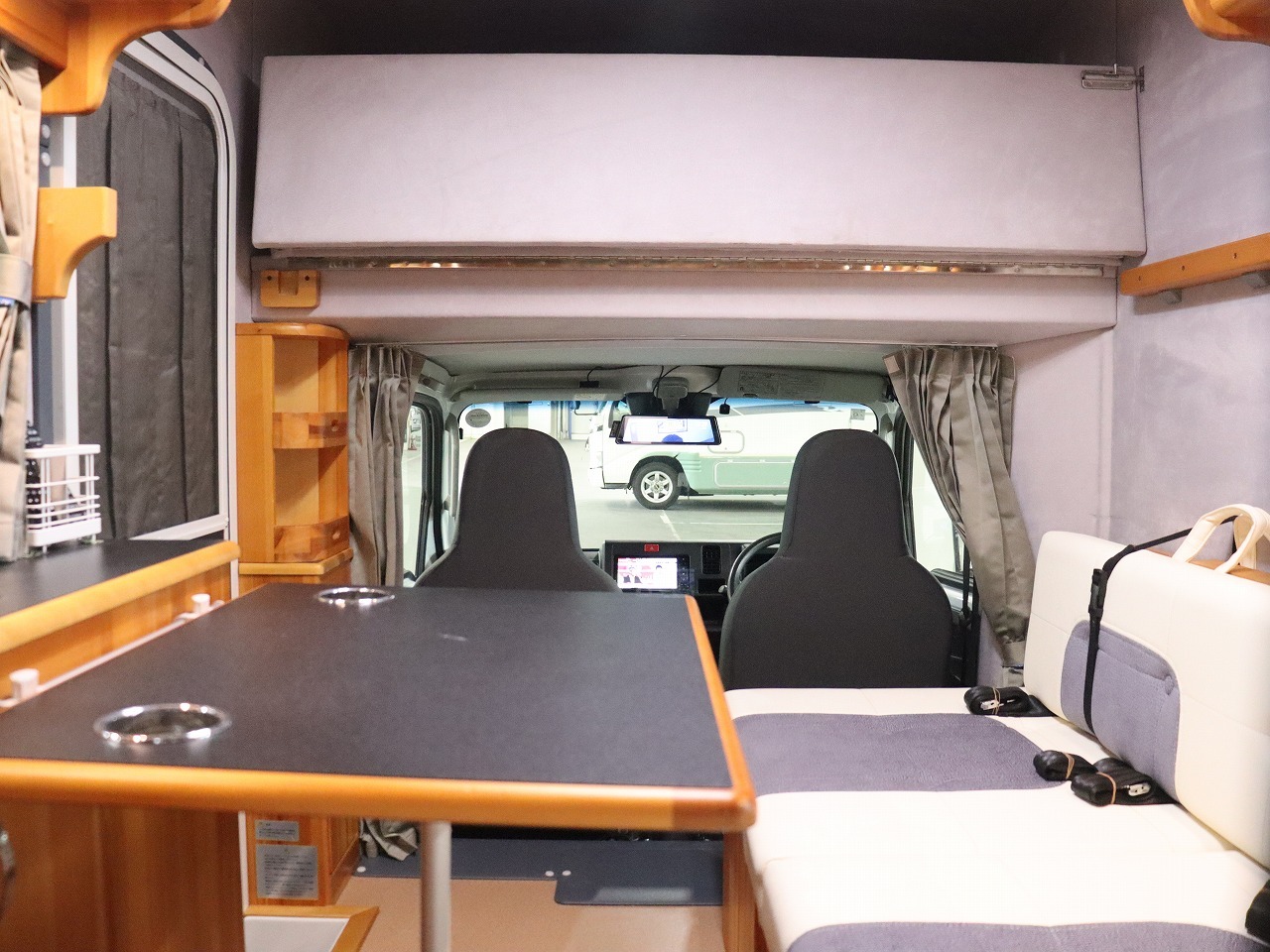 キャンピングカー軽キャンパー