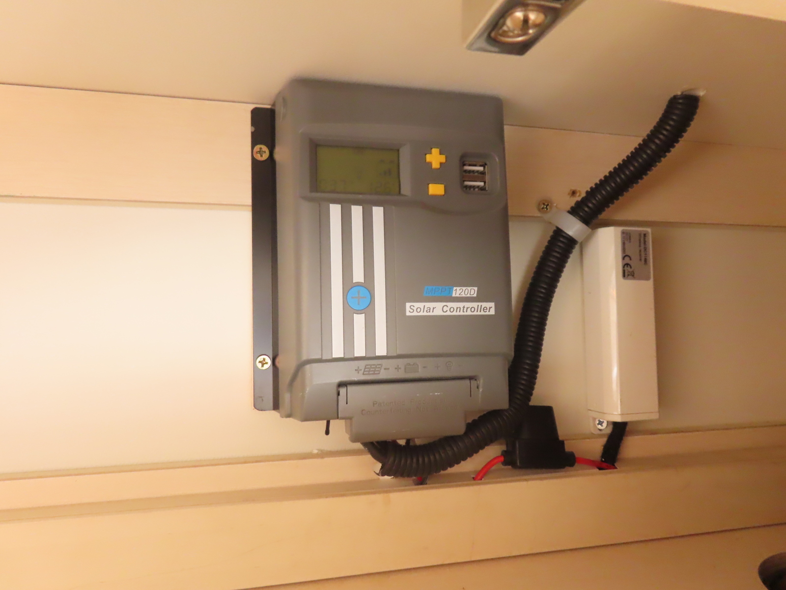 キャンピングカー軽キャンパー