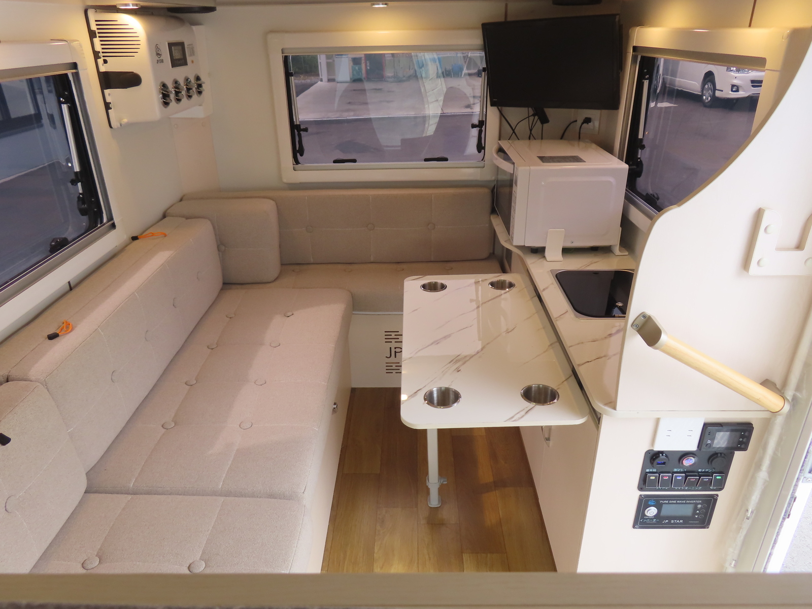 キャンピングカー軽キャンパー