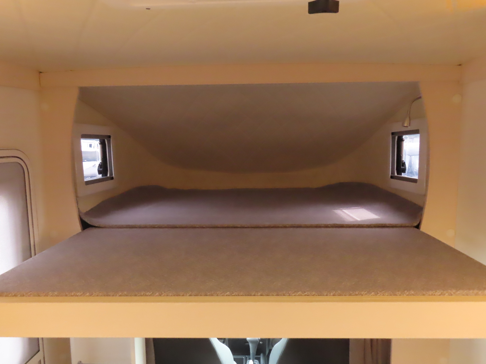 キャンピングカー軽キャンパー